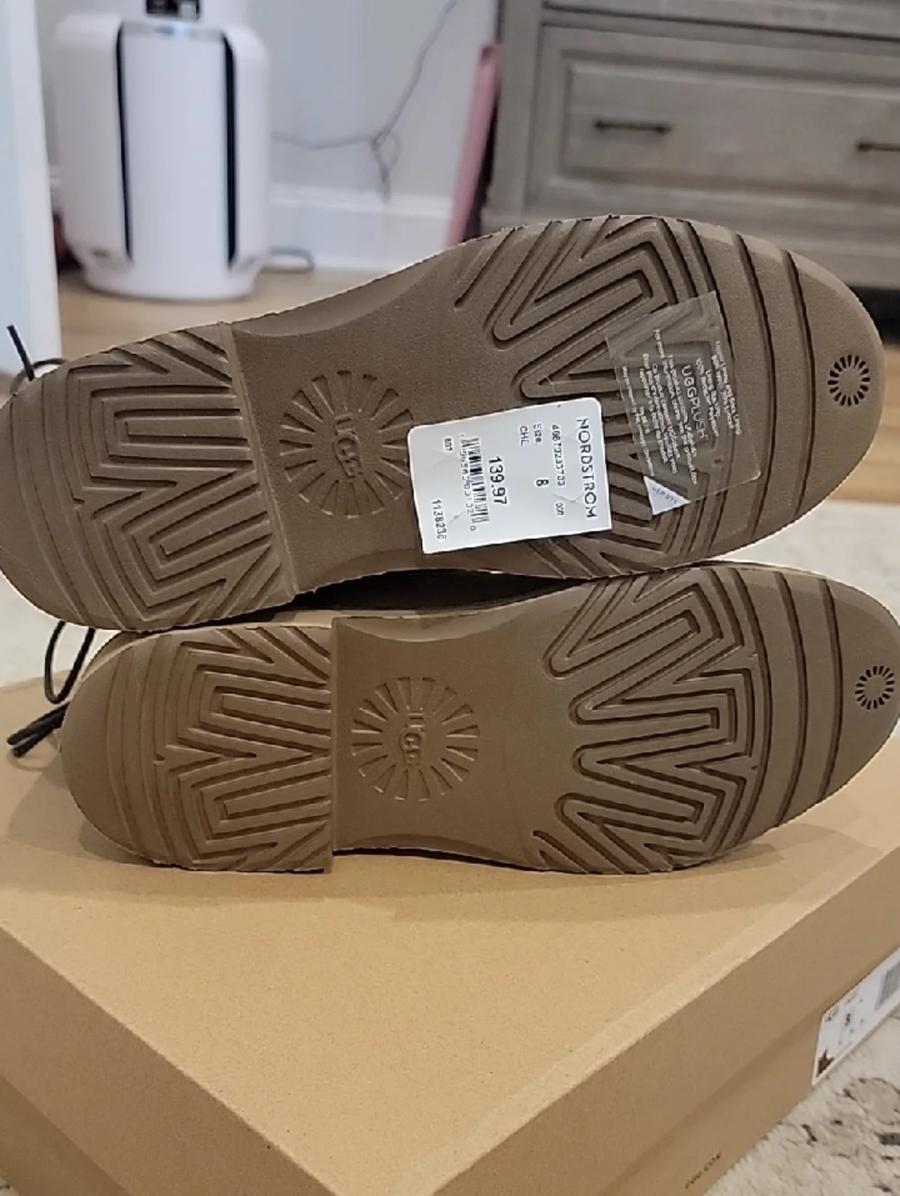 UGG Women's Naiyah Ankle Boots In Chestnut~Size 8~New In Box